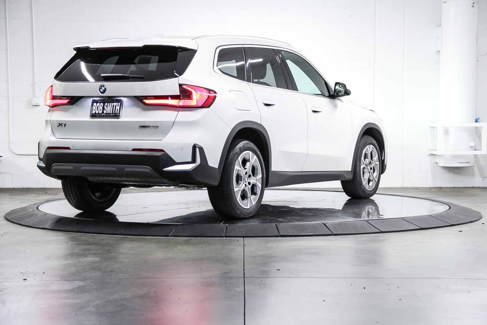 Certified 2023 BMW X1 xDrive28i AWD/4WD image 6