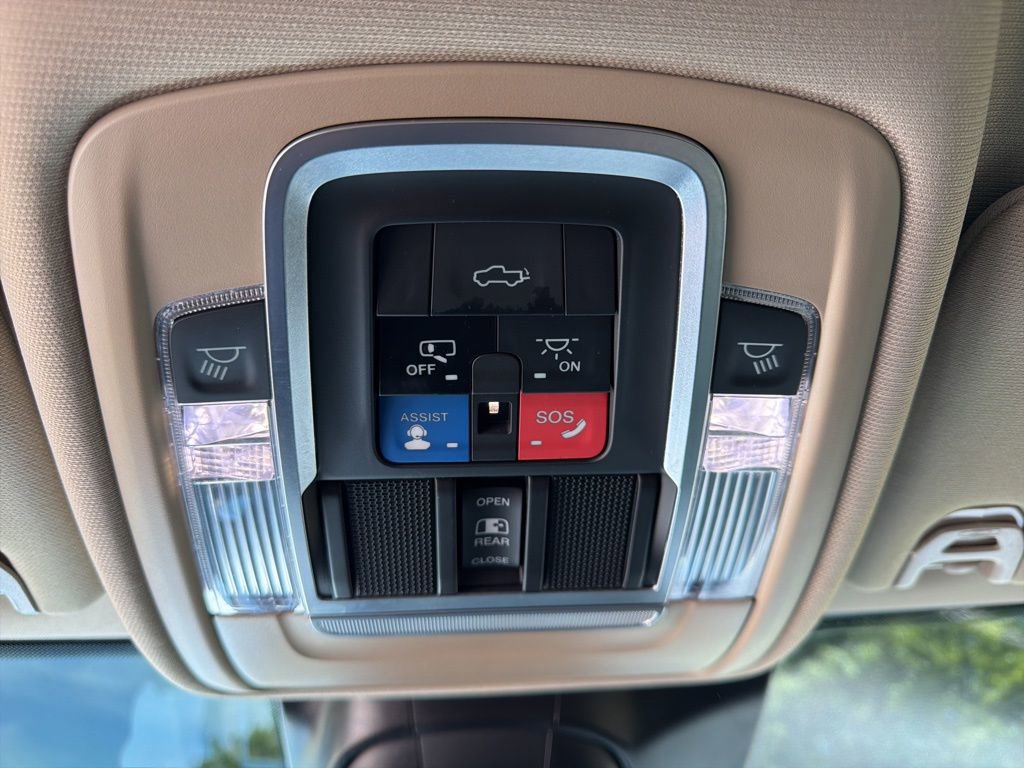 Used 2022 RAM 3500 Laramie AWD/4WD image 41