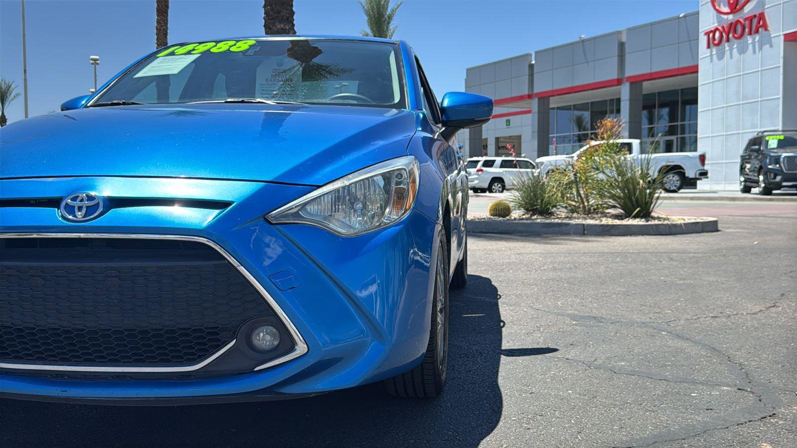 Used 2019 Toyota Yaris LE FWD image 3