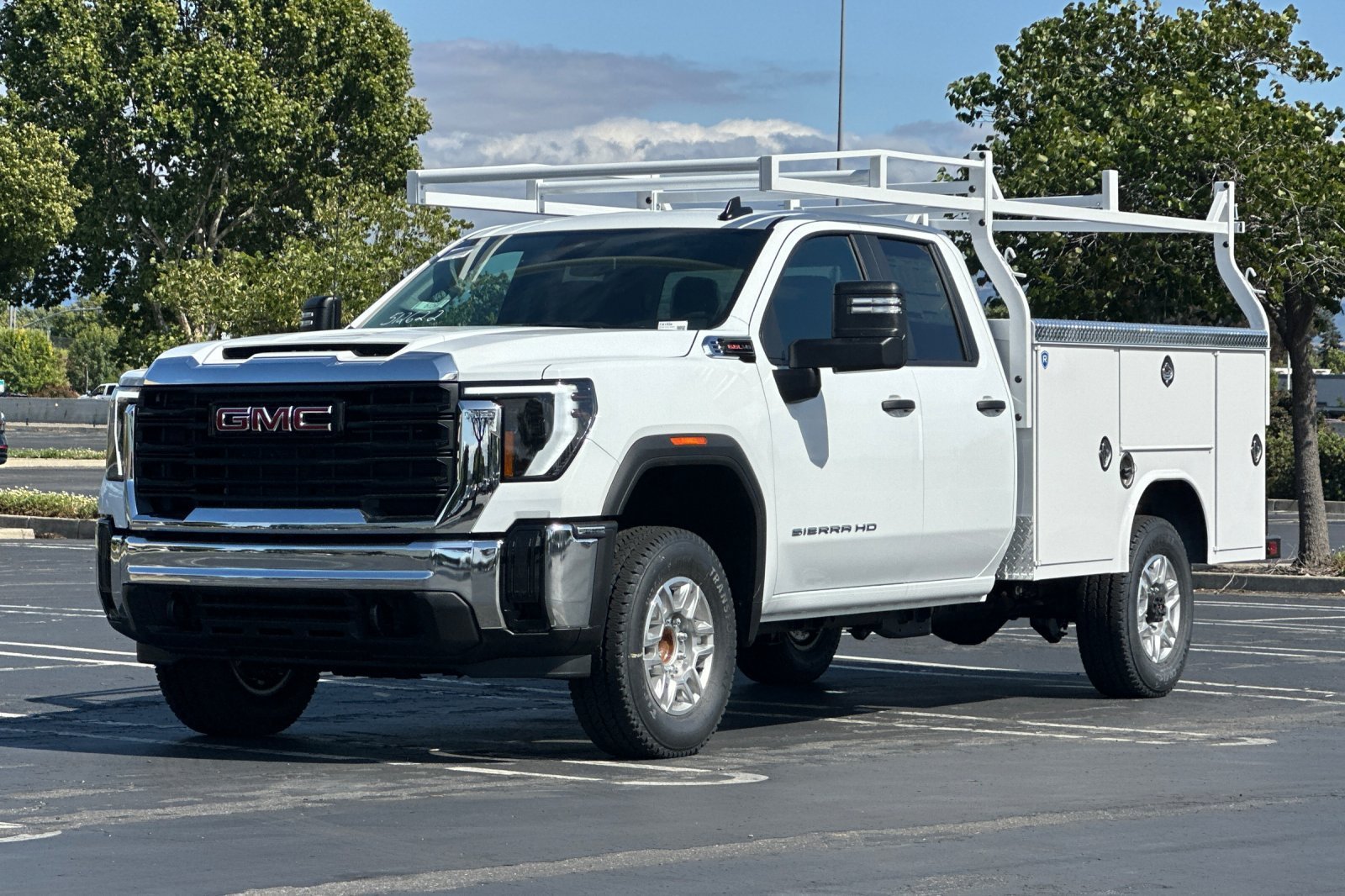 New 2026 GMC Sierra 2500 Pro w/ Convenience Package RWD image 8