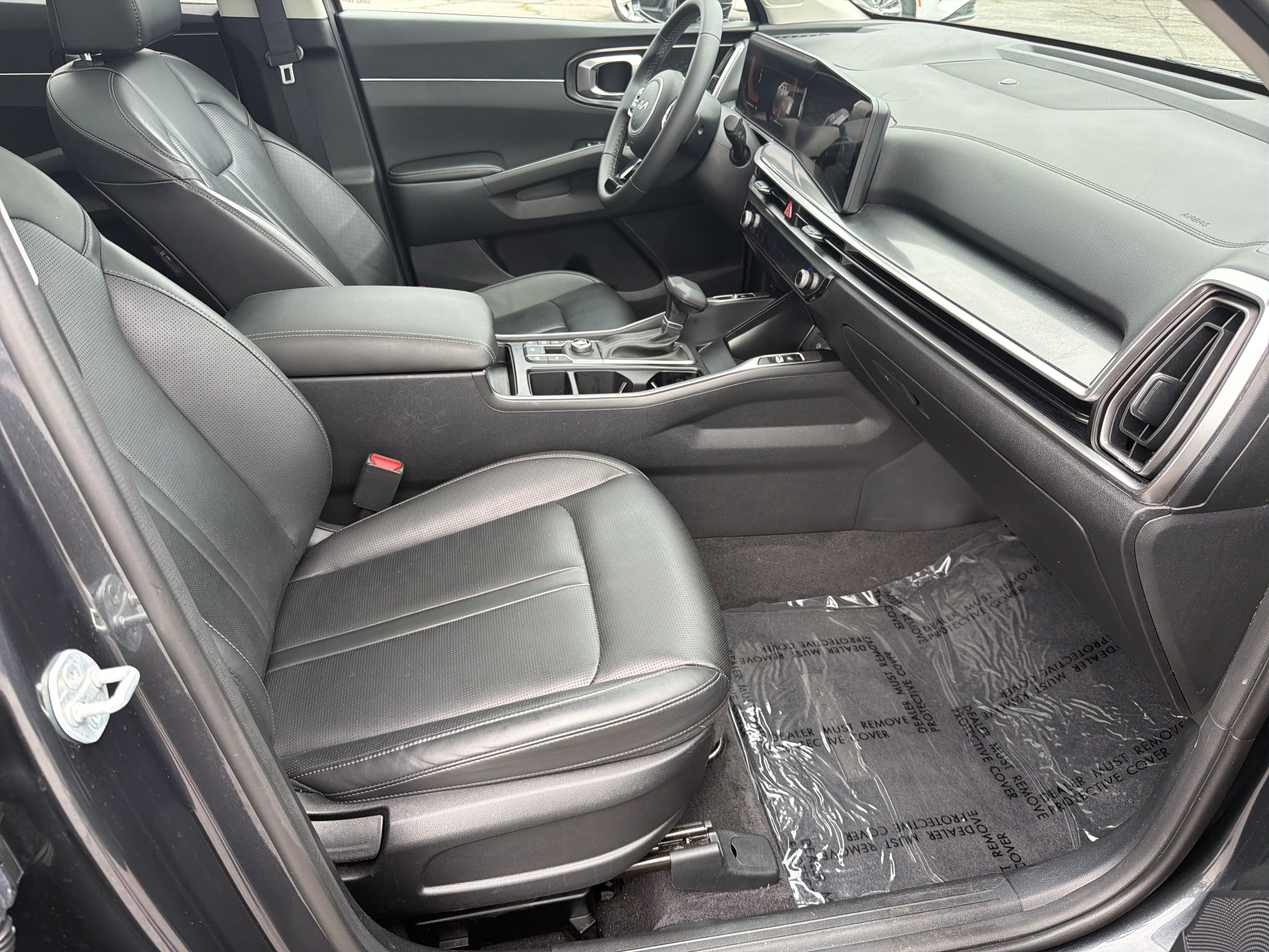Used 2024 Kia Sorento S w/ Panoramic Sunroof Package FWD image 14