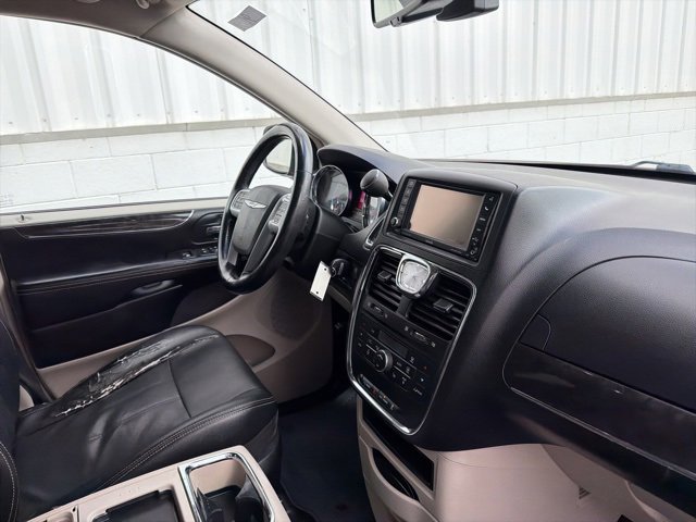 Used 2012 Chrysler Town & Country Touring-L w/ Driver Convenience Group image 26