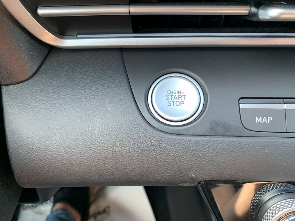 Used 2024 Hyundai Elantra SEL FWD image 25