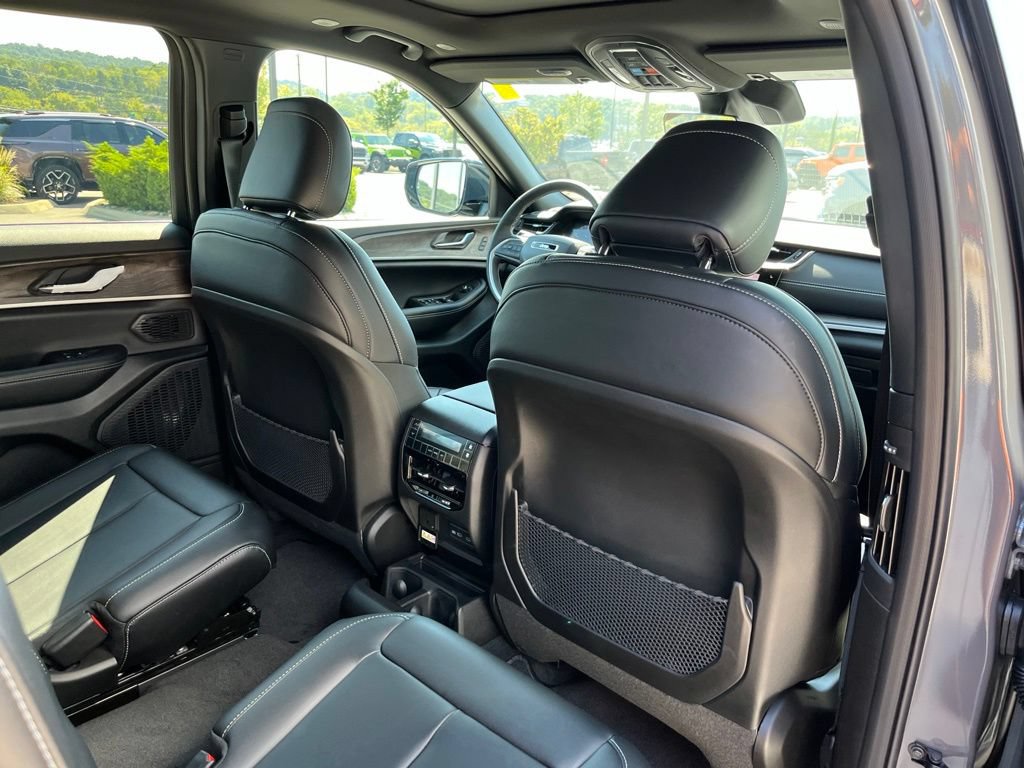 New 2027 Jeep Grand Cherokee L Limited w/ Limited Altitude Package AWD/4WD image 24