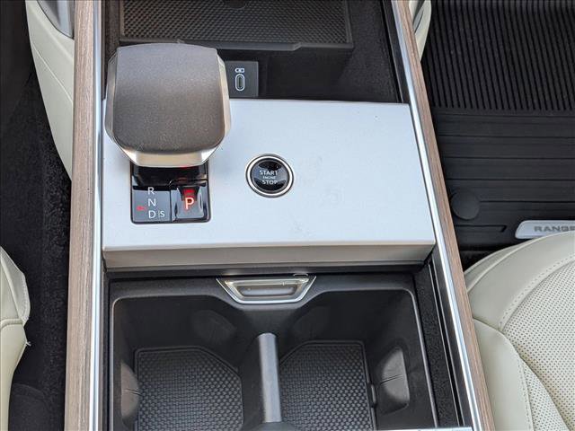 New 2026 Land Rover Range Rover Long Wheelbase SE image 16