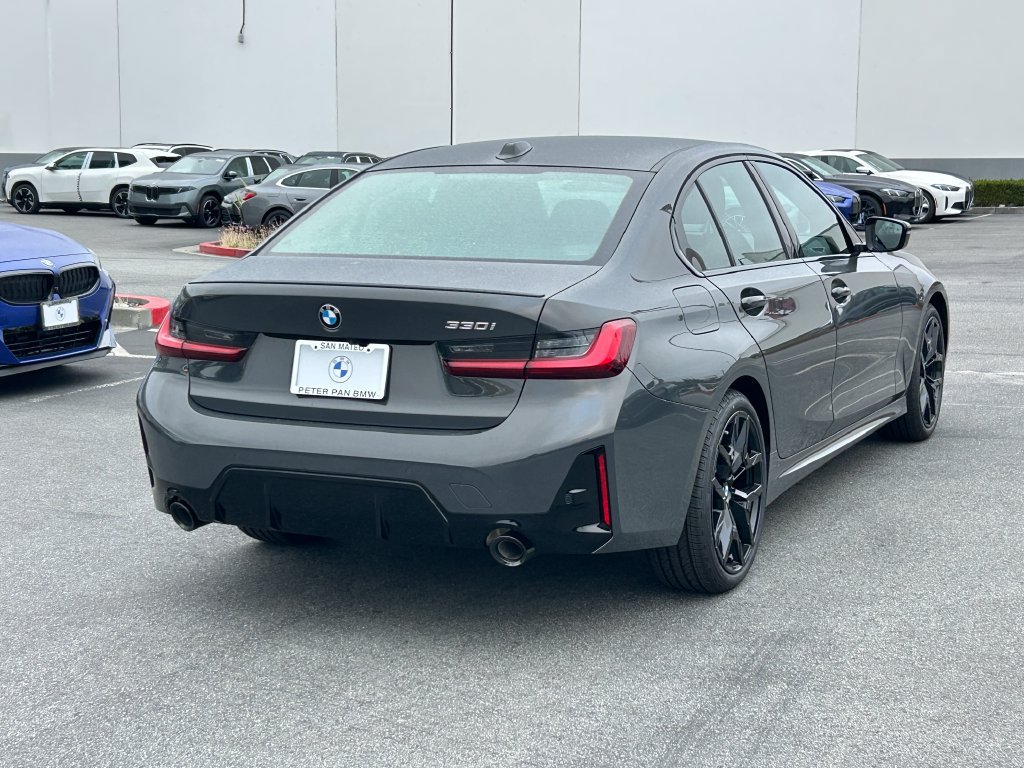 New 2026 BMW 330i Sedan w/ M Sport Package RWD image 5