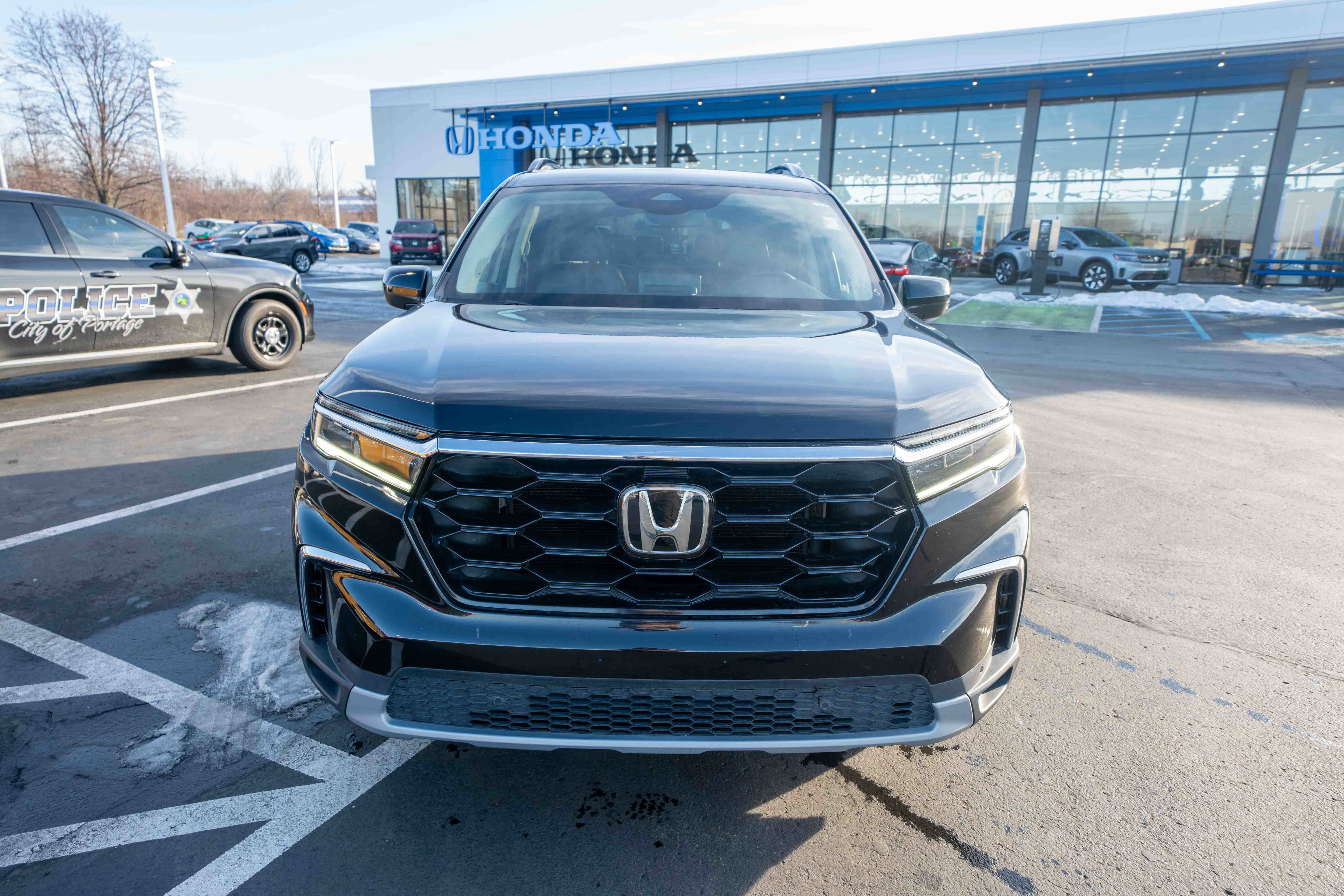 Used 2024 Honda Pilot Touring image 2