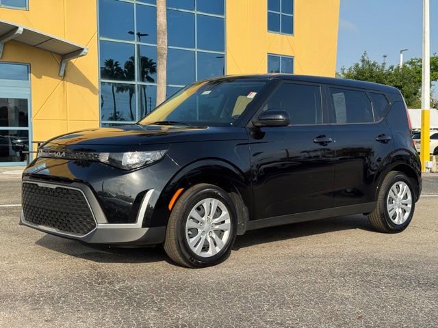 Certified 2025 Kia Soul LX image 2