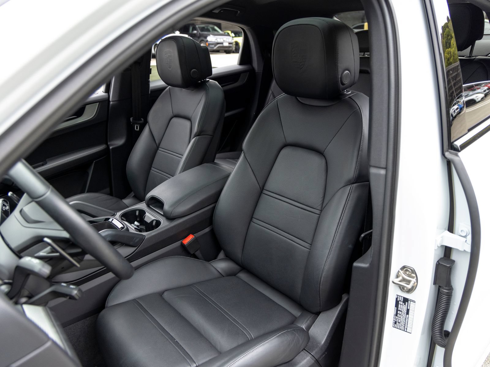 Certified 2026 Porsche Cayenne Coupe AWD/4WD image 5