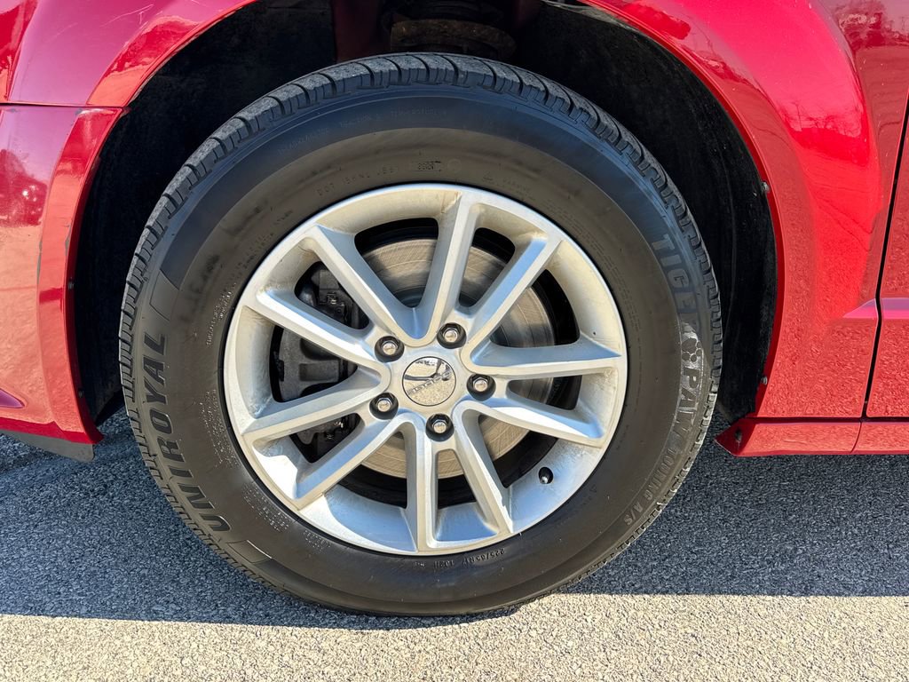 Certified 2016 Dodge Grand Caravan SXT w/ Rear Park Assist Package image 36