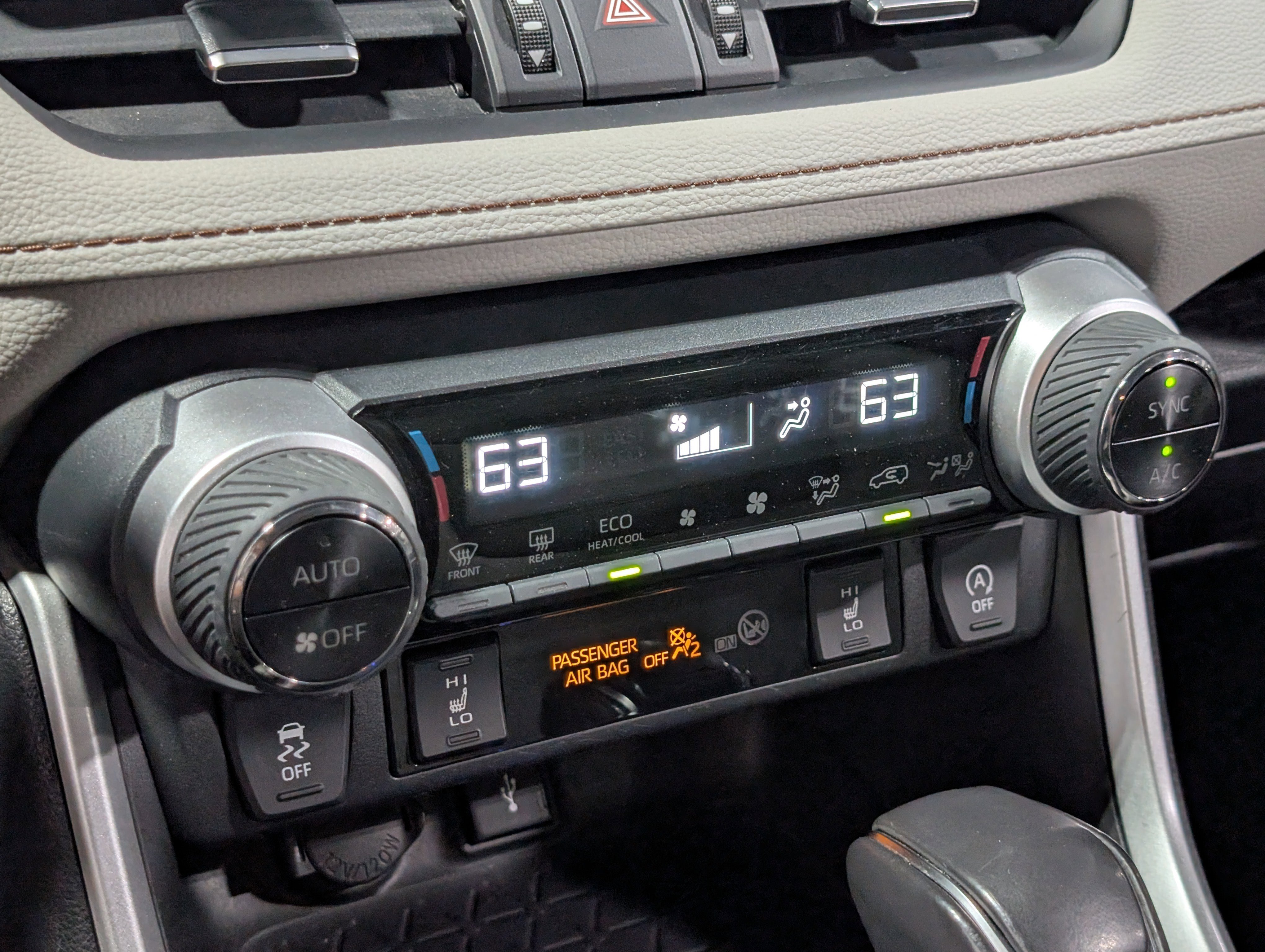 Used 2021 Toyota RAV4 XLE Premium AWD/4WD image 20