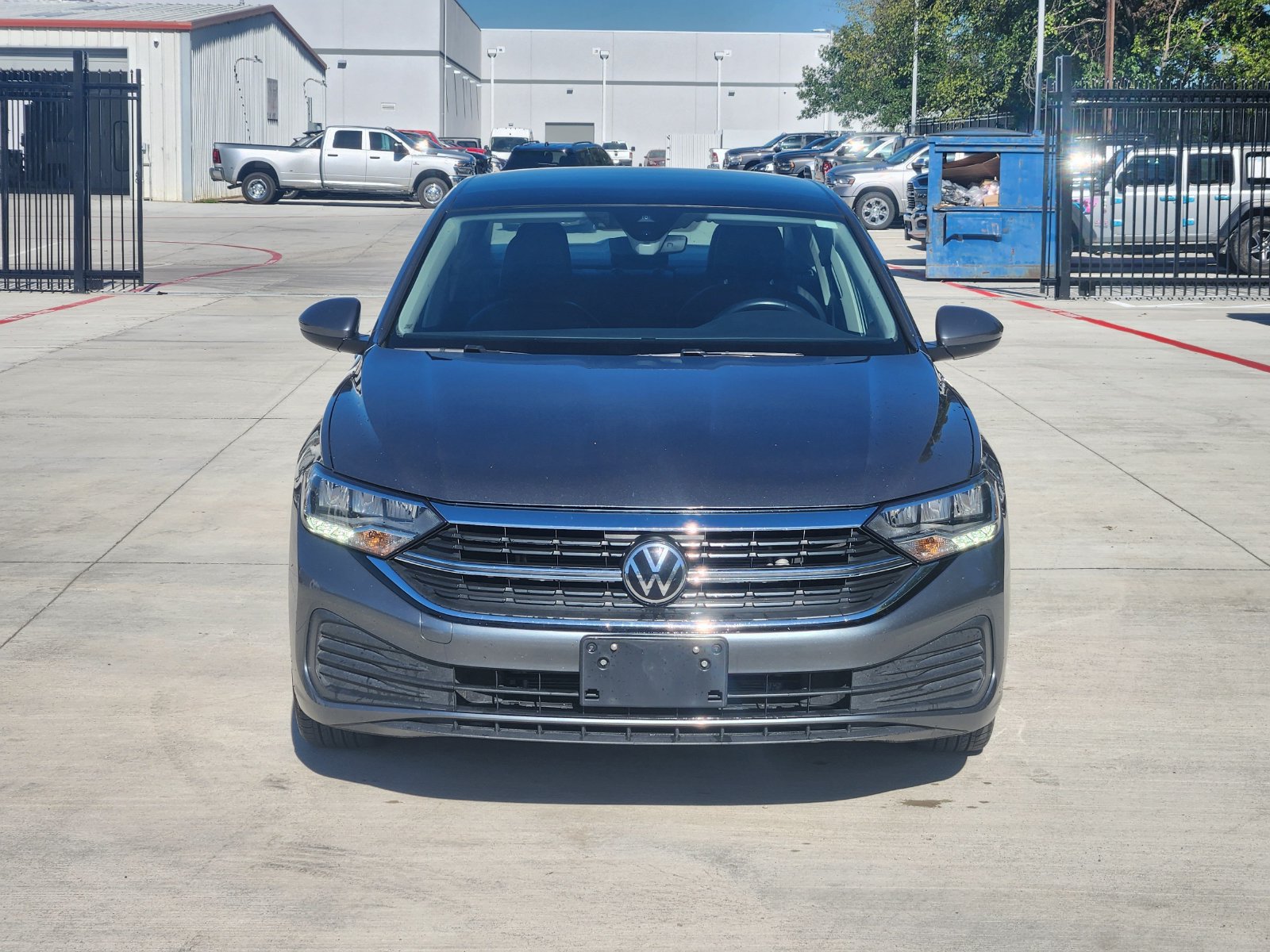 Used 2024 Volkswagen Jetta SE FWD image 6