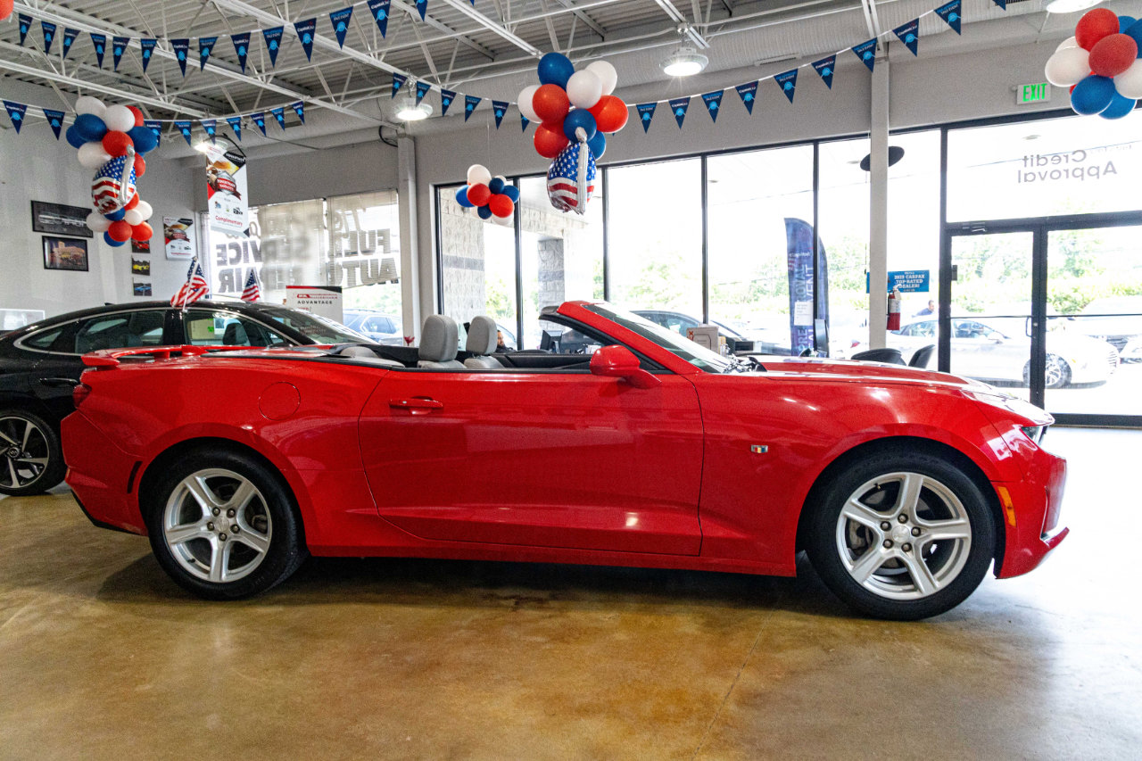 Used 2020 Chevrolet Camaro LT image 5