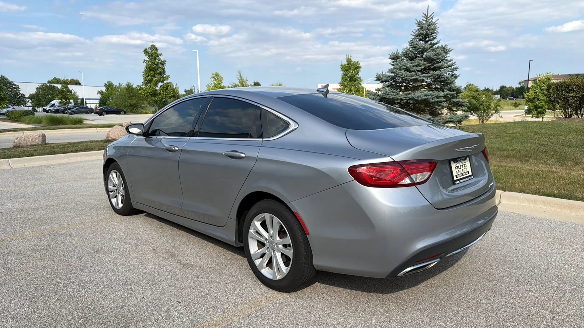 Used 2017 Chrysler 200 Limited Platinum w/ Comfort & Convenience Group FWD image 7