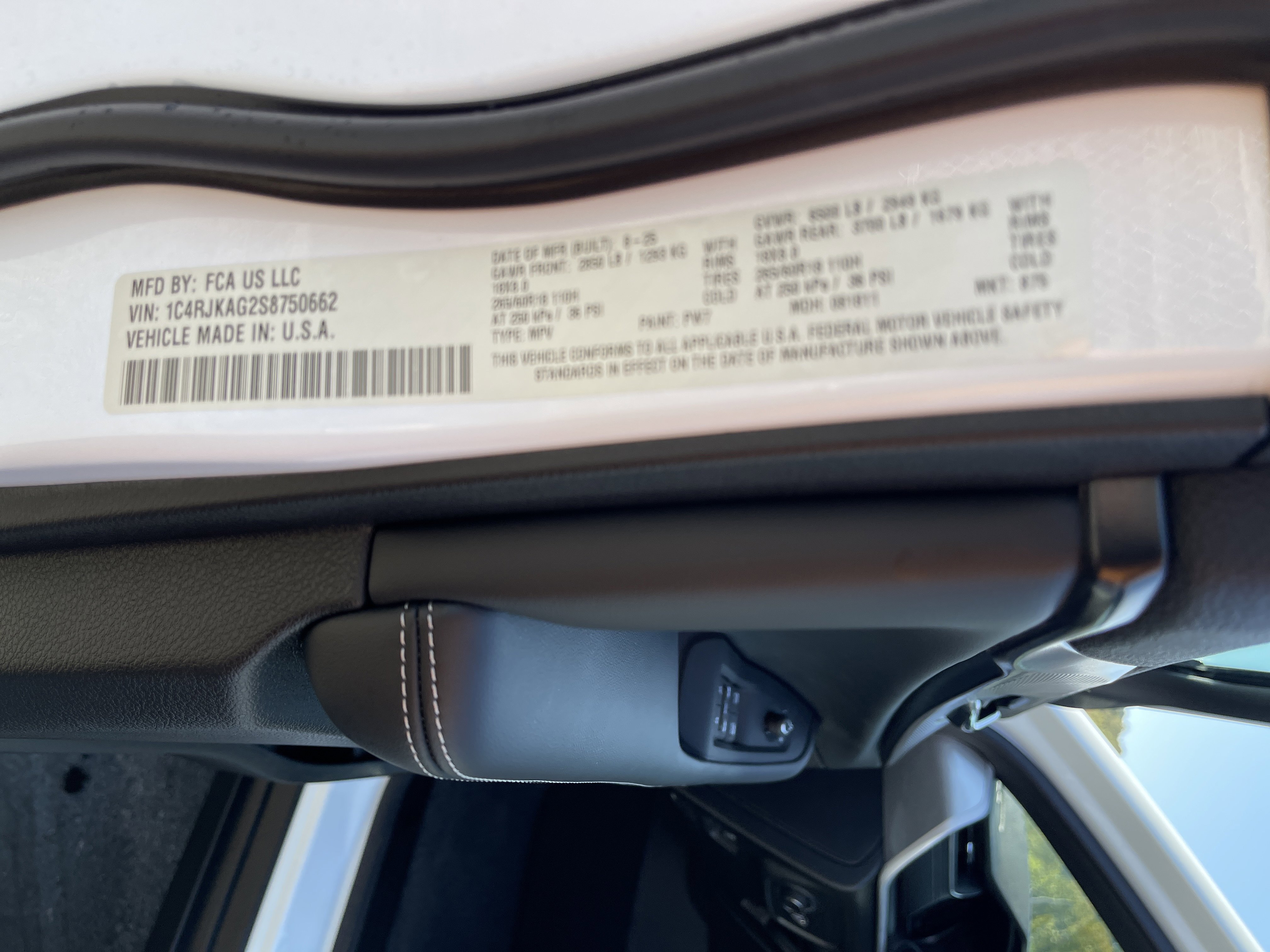 New 2025 Jeep Grand Cherokee L Altitude image 30
