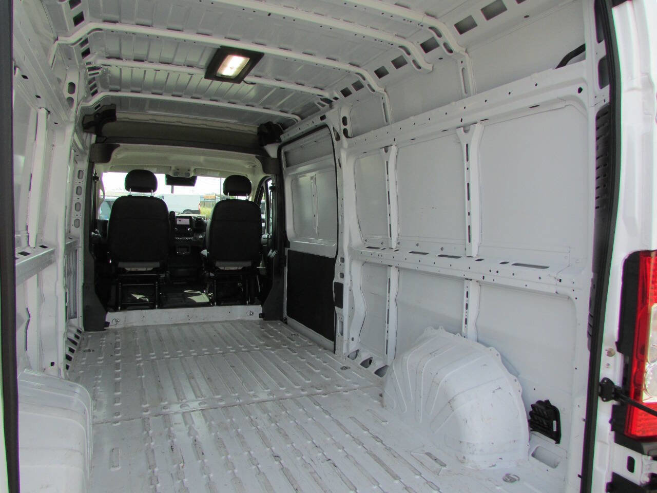 Used 2025 RAM ProMaster 3500 w/ Convenience Group FWD image 28