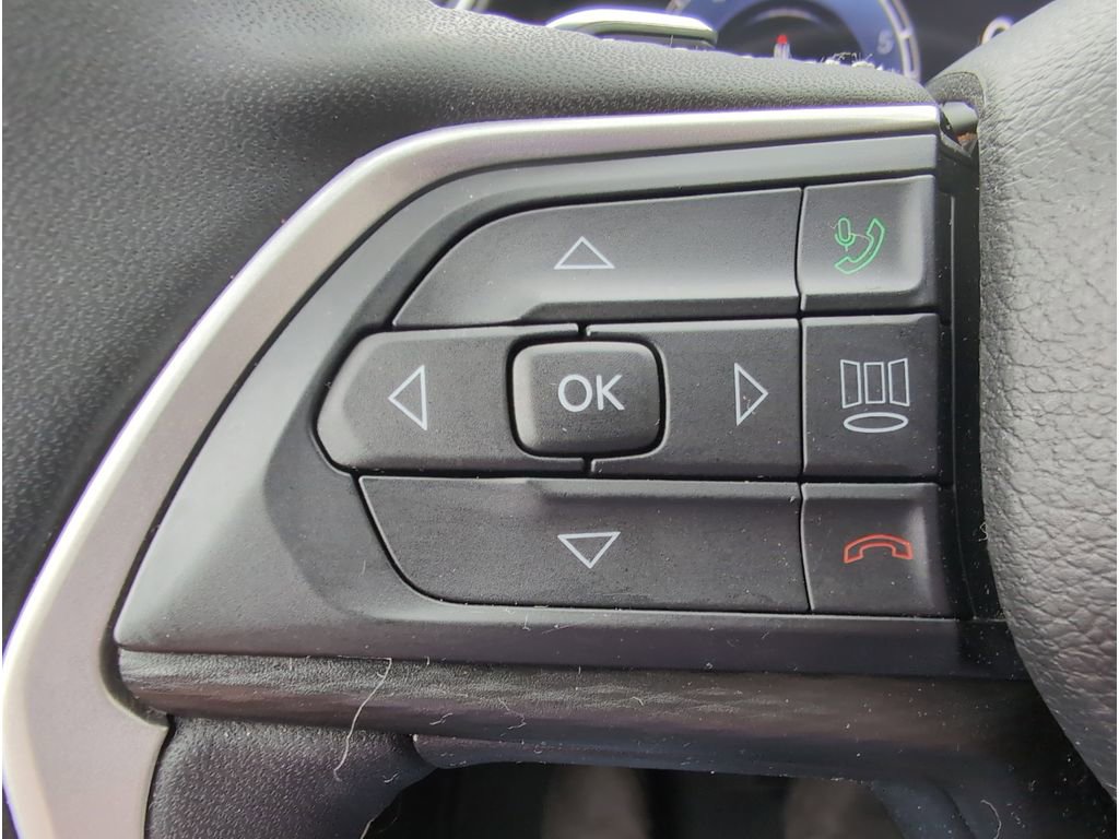 Used 2023 Jeep Grand Cherokee Laredo w/ Trailer Tow Prep Group (B) image 21