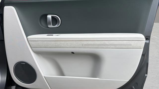 Used 2024 Hyundai Ioniq 5 Limited image 11