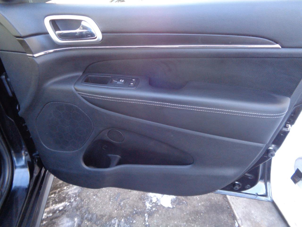 Used 2013 Jeep Grand Cherokee SRT8 image 32