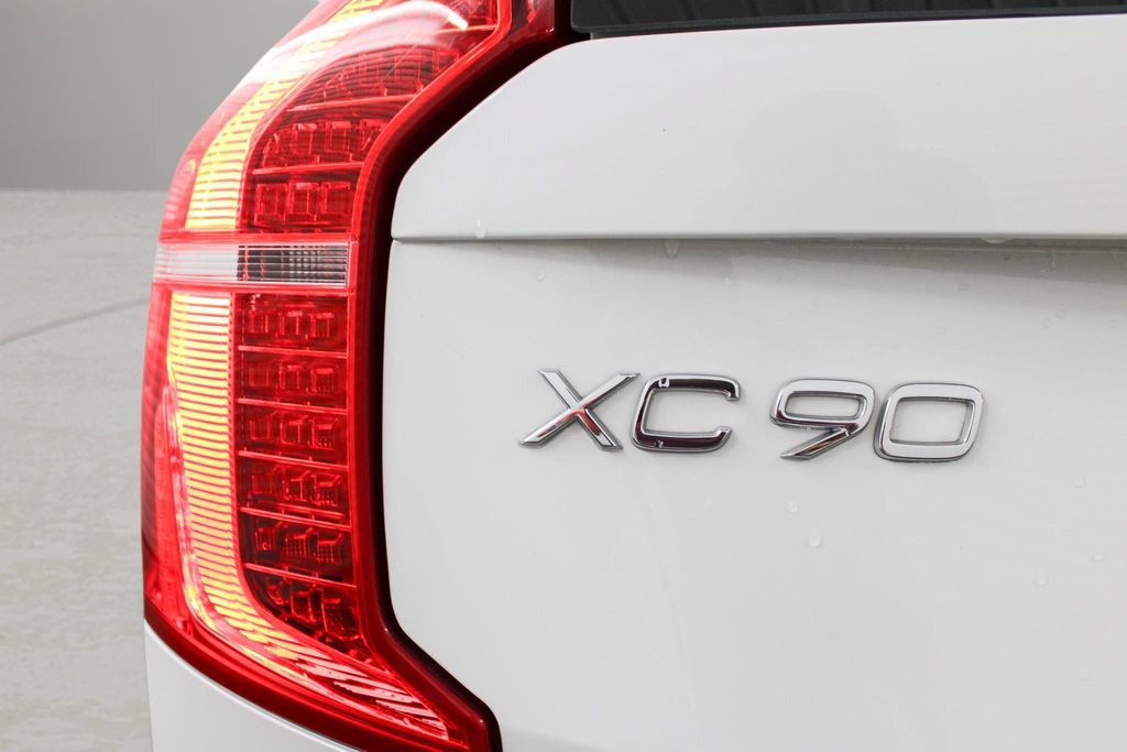 Certified 2024 Volvo XC90 B6 Plus w/ Protection Package Premier AWD/4WD image 33