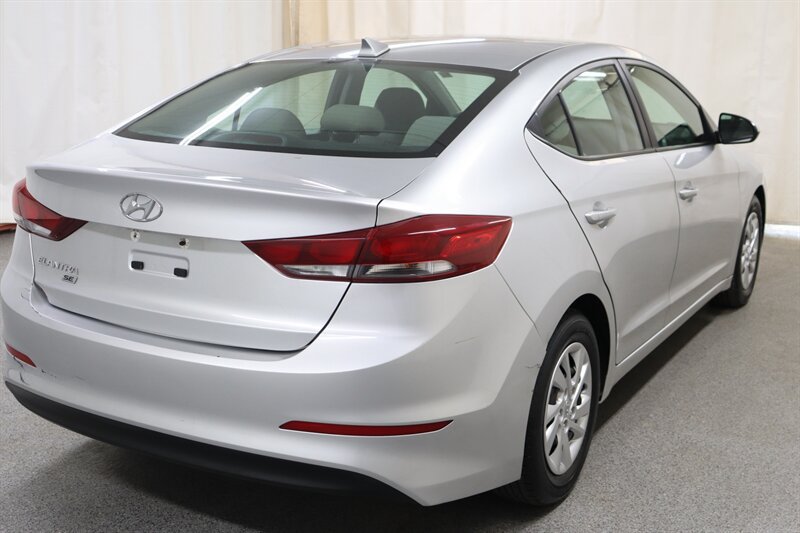 Used 2017 Hyundai Elantra SE FWD image 6