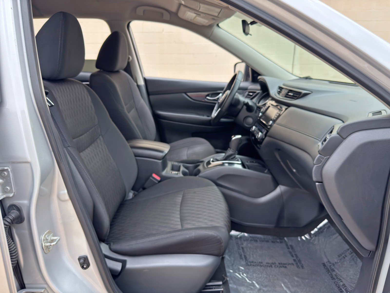 Used 2019 Nissan Rogue SV w/ Premium Package AWD/4WD image 14