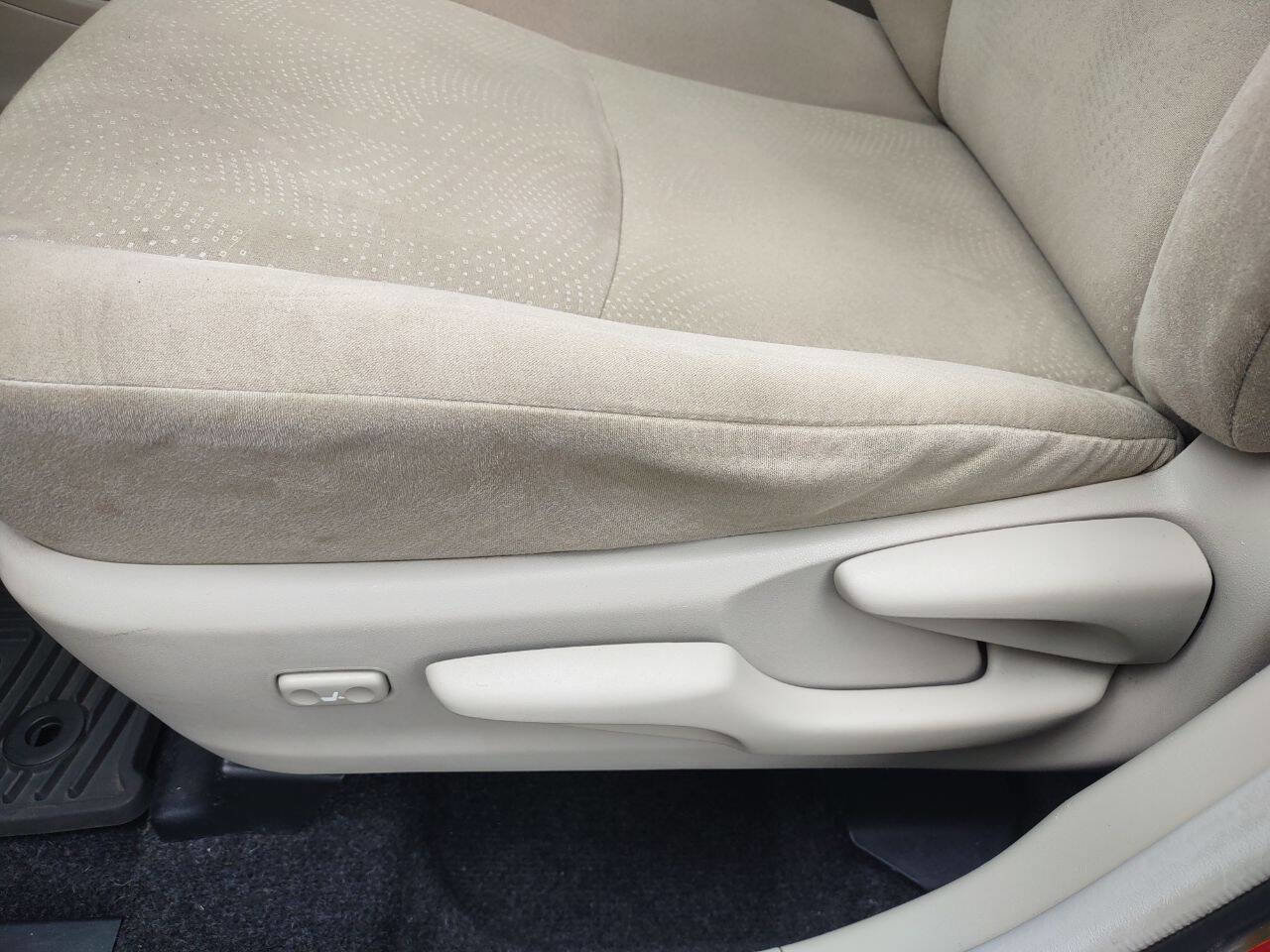 Used 2012 Toyota Prius V Two image 11