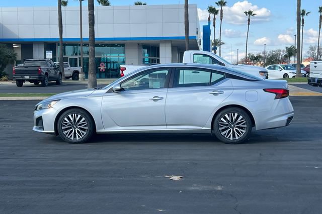 Used 2023 Nissan Altima 2.5 SV image 7
