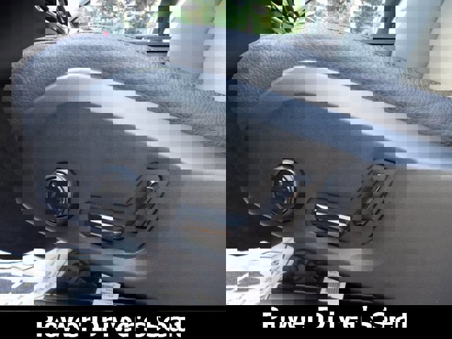 Certified 2025 Volvo XC60 B5 Plus image 13