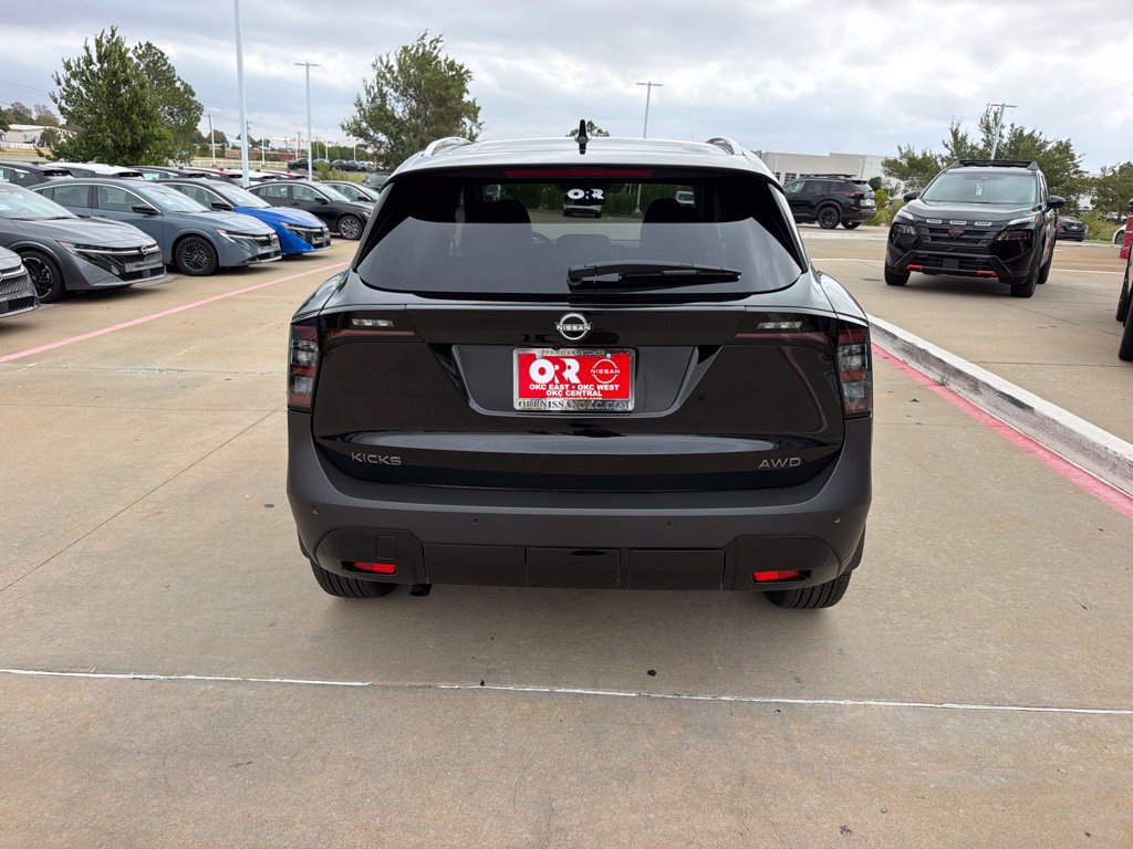 New 2027 Nissan Kicks SR AWD/4WD image 4