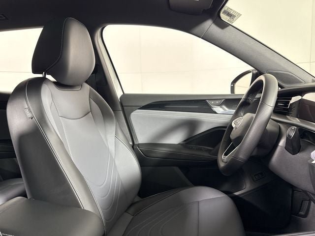 New 2026 Volkswagen Tiguan SE R-Line image 13