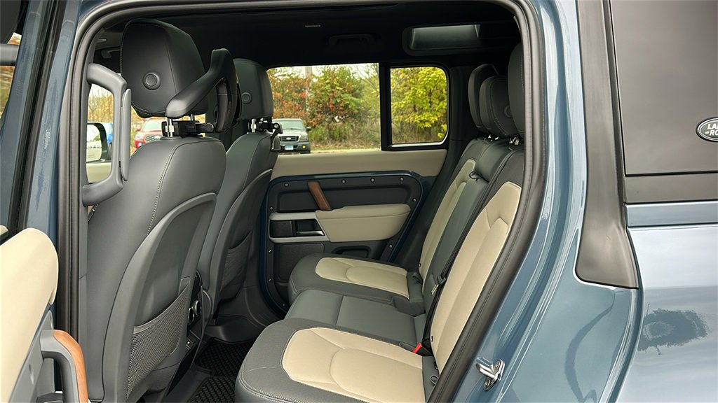 Certified 2023 Land Rover Defender 110 X-Dynamic SE image 25