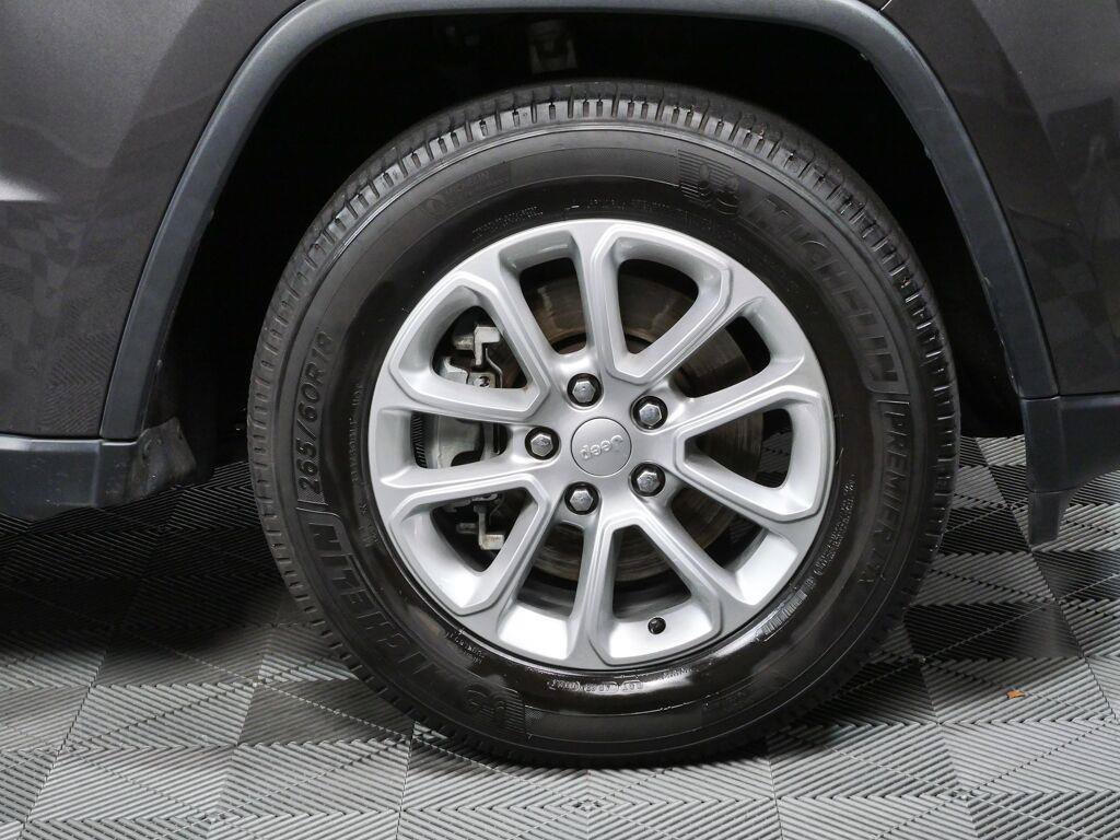Used 2021 Jeep Grand Cherokee Laredo X RWD image 38