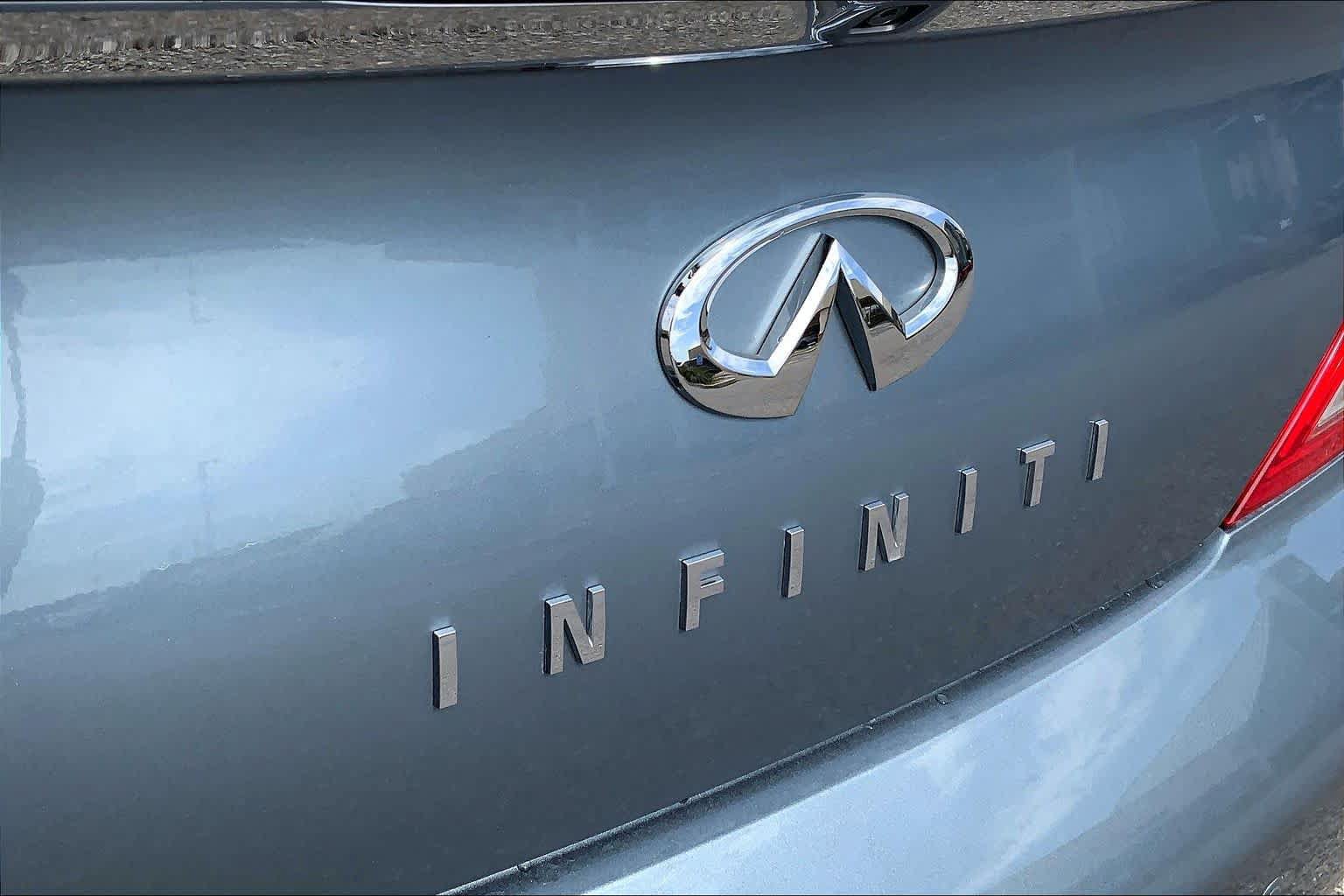 Used 2015 INFINITI Q60 Convertible w/ Premium Package RWD image 29