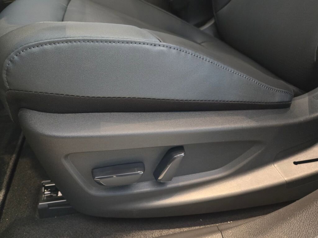 New 2026 Nissan Leaf SV+ w/ Floor Mat Package (SV+) image 21