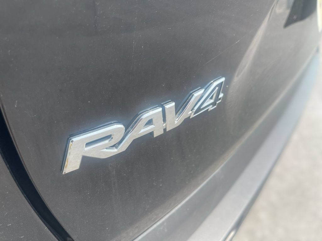 Used 2025 Toyota RAV4 XLE AWD/4WD image 4
