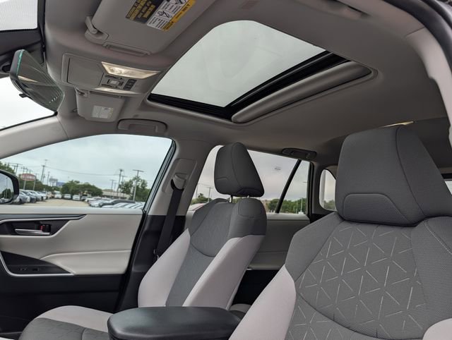 Certified 2025 Toyota RAV4 XLE w/ Convenience Package image 26