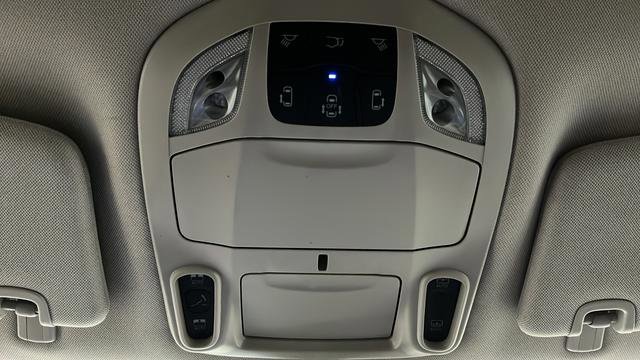 Used 2023 Chrysler Pacifica Limited w/ Uconnect Theater Family Group FWD image 41