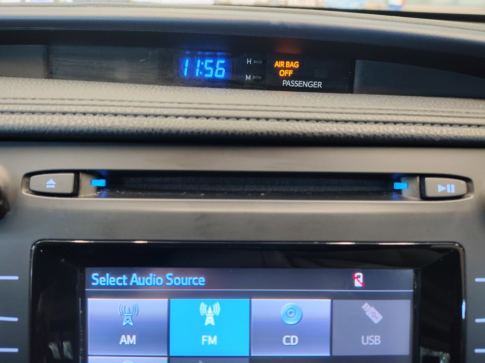 Used 2017 Toyota Highlander LE FWD image 30