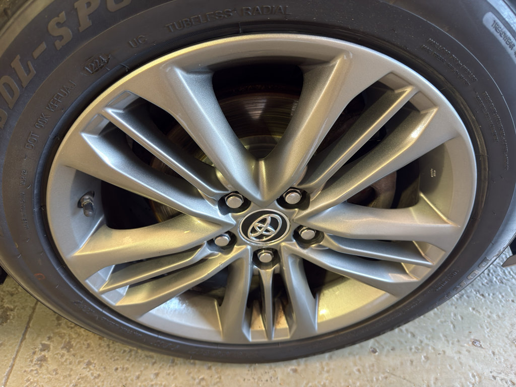 Used 2016 Toyota Camry SE FWD image 35