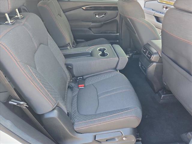 Used 2025 Honda Pilot Sport image 19
