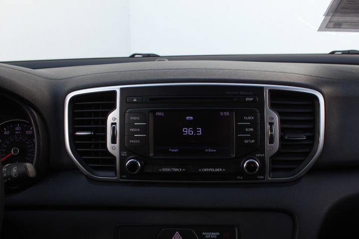 Used 2018 Kia Sportage LX FWD image 19