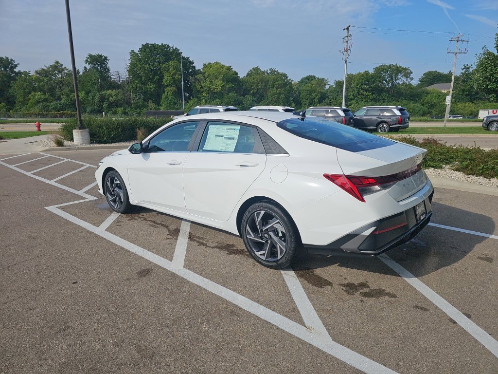 New 2026 Hyundai Elantra Limited FWD image 3