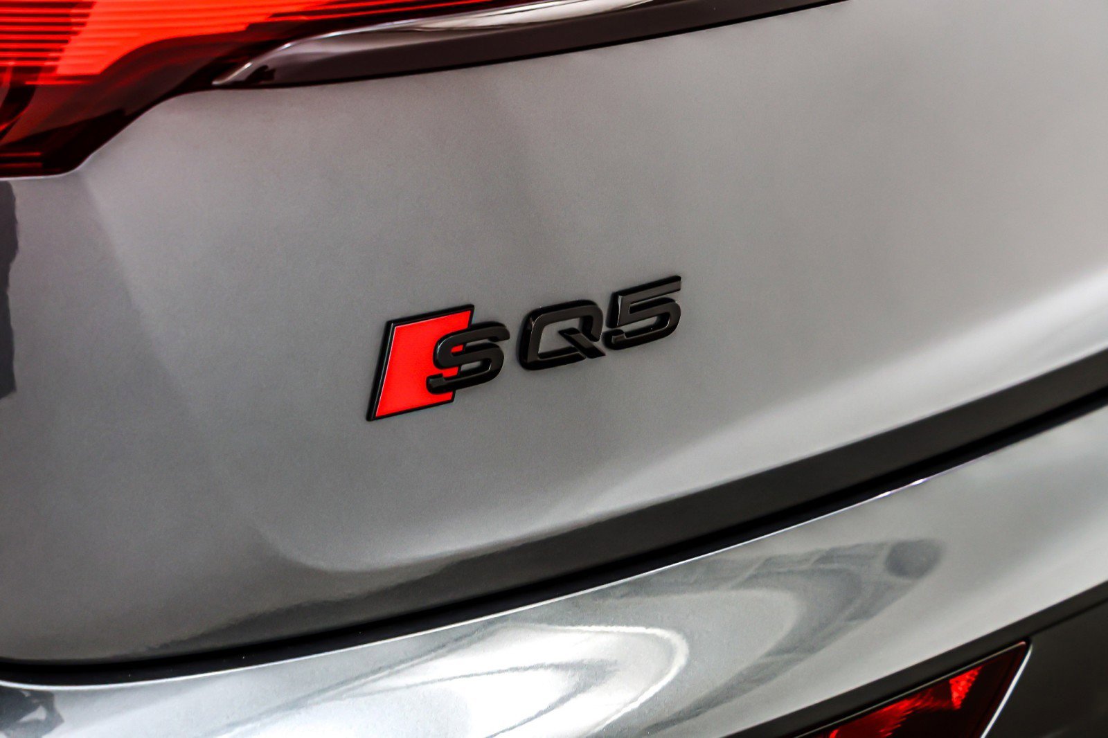 Used 2024 Audi SQ5 Premium Plus w/ Premium Plus Package image 10