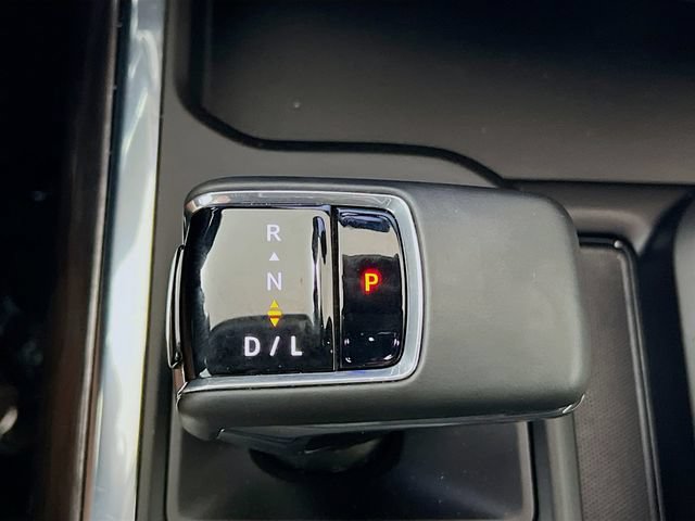 Used 2025 Chevrolet Silverado 1500 LTZ AWD/4WD image 23