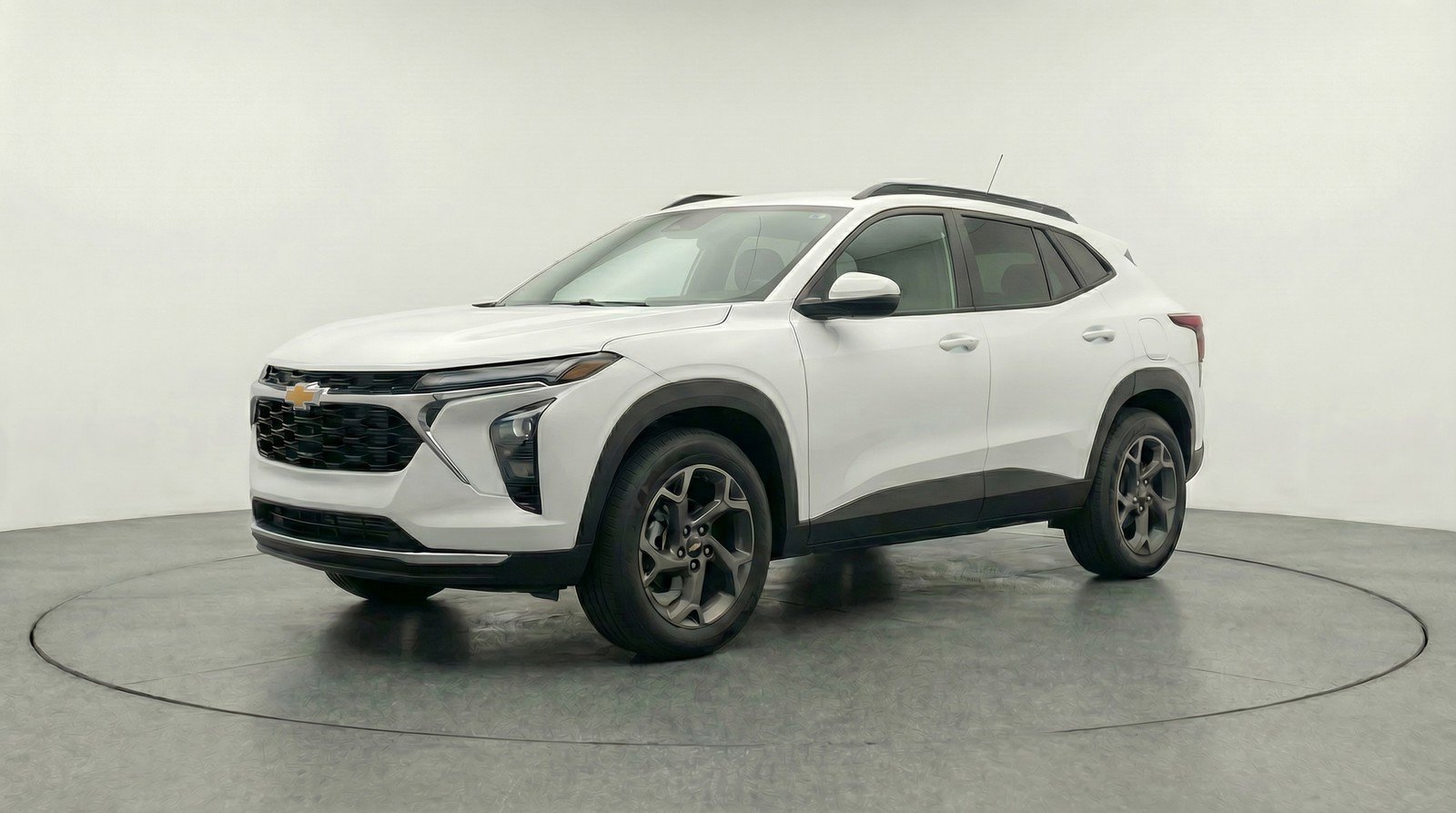 Used 2025 Chevrolet Trax LT FWD image 3