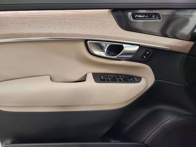 New 2026 Volvo XC90 B6 Plus w/ Protection Package Premier image 24