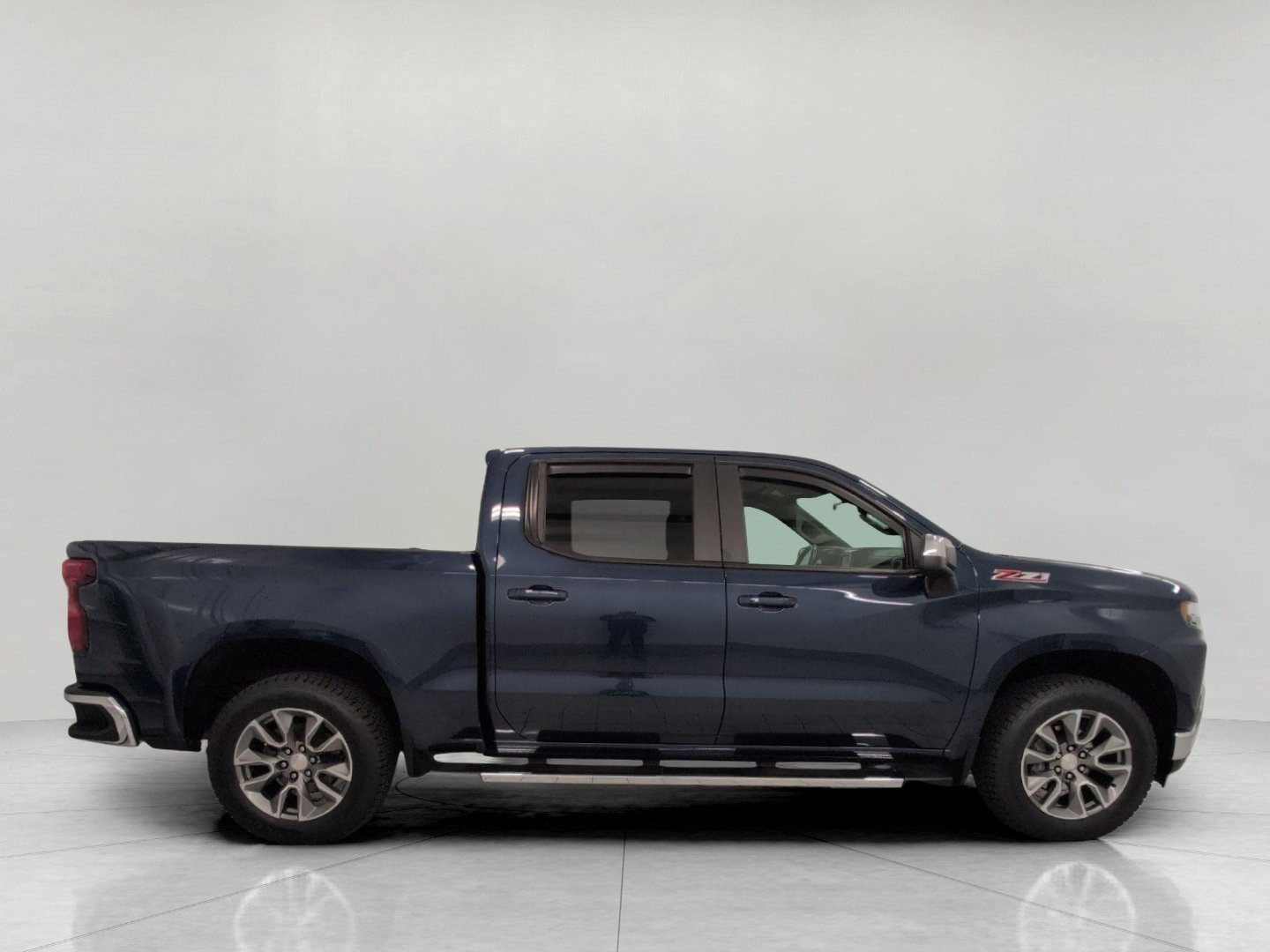 Used 2022 Chevrolet Silverado 1500 LT AWD/4WD image 11