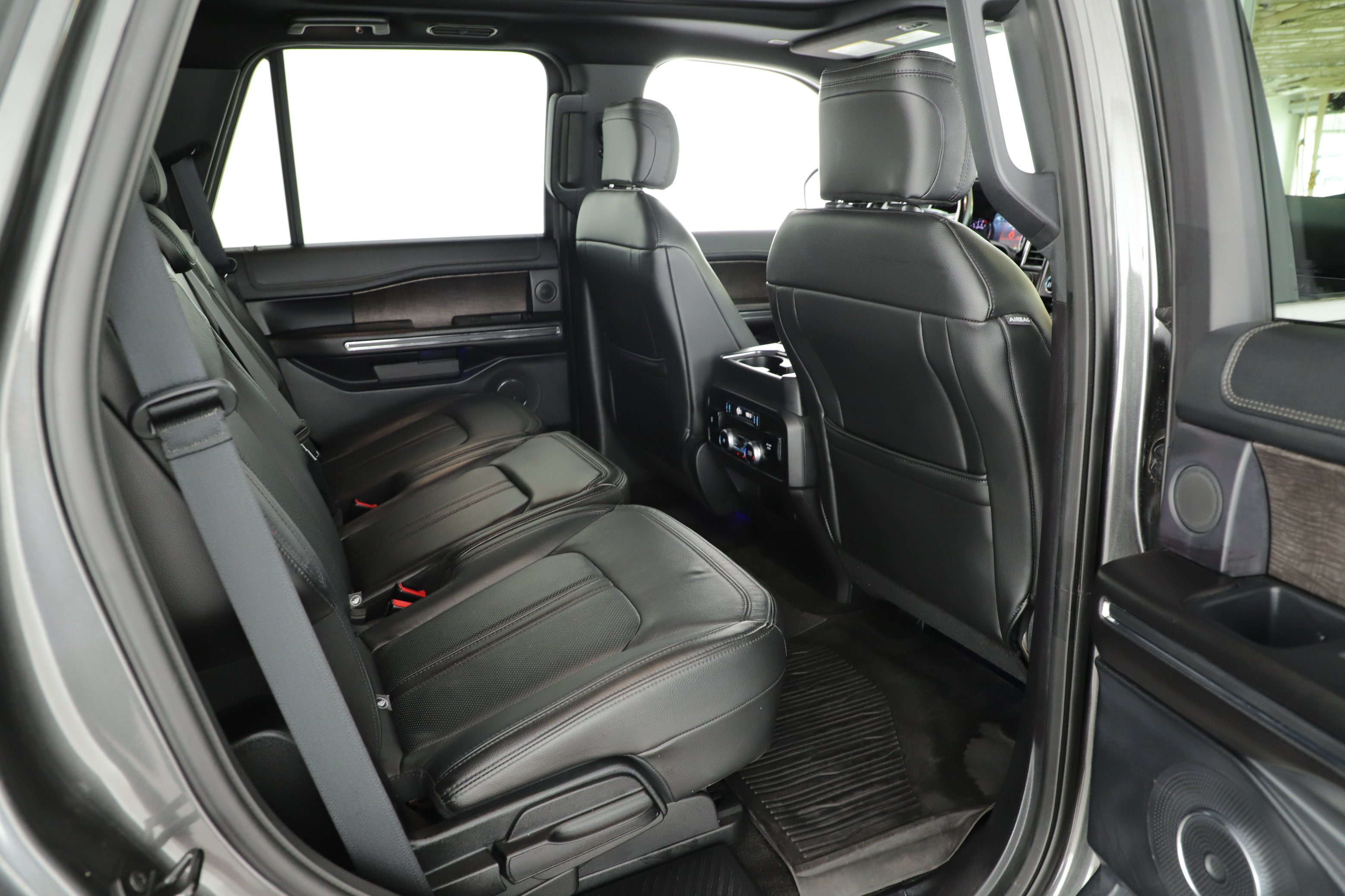 Used 2018 Ford Expedition Limited w/ Equipment Group 302A AWD/4WD image 20