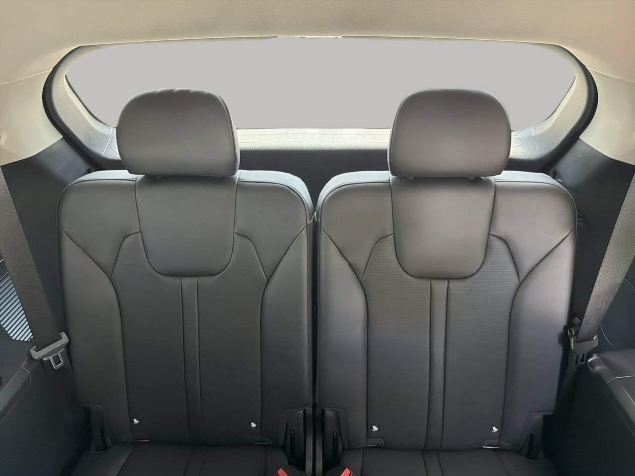 Used 2025 Kia Sorento S FWD image 17